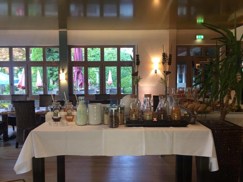 Sopherl Am See - Fruehstueck Auf Der Seeterrasse, Sehr Ruhig Und Wunderschoen Am See, 3 Minuten Nach Oberpfaffenhofen, Viele Radtouren, Restaurants & Cafes In Der Umgebung Weßling Buitenkant foto