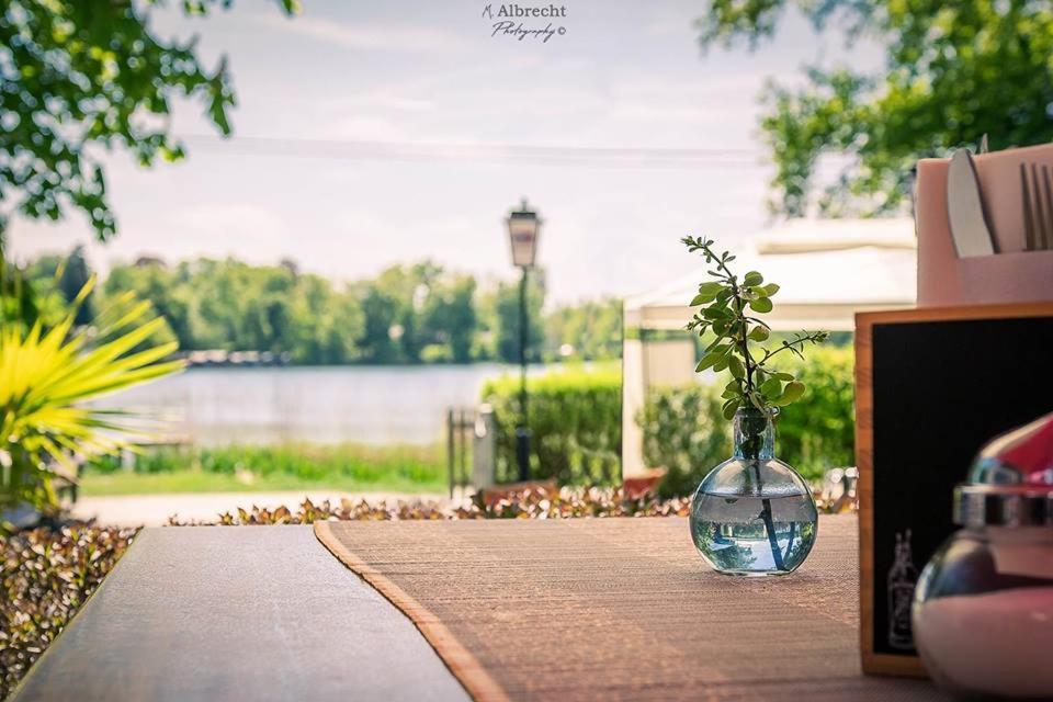 Sopherl Am See - Fruehstueck Auf Der Seeterrasse, Sehr Ruhig Und Wunderschoen Am See, 3 Minuten Nach Oberpfaffenhofen, Viele Radtouren, Restaurants & Cafes In Der Umgebung Weßling Buitenkant foto